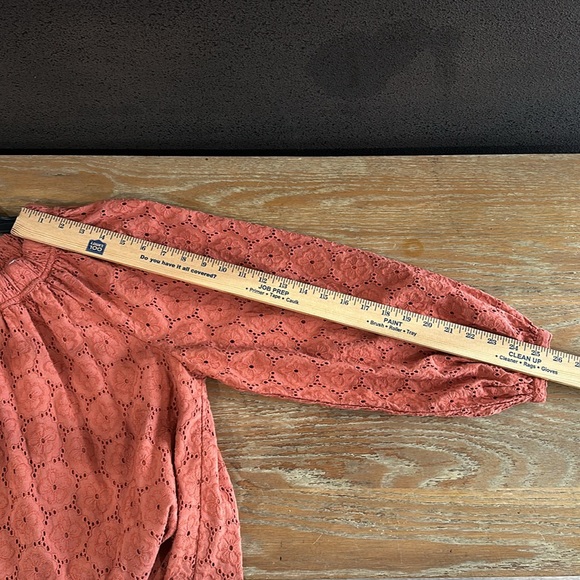 Roller Rabbit Eyelet Blouse w/ Bow detail in back - Picture 10 of 12